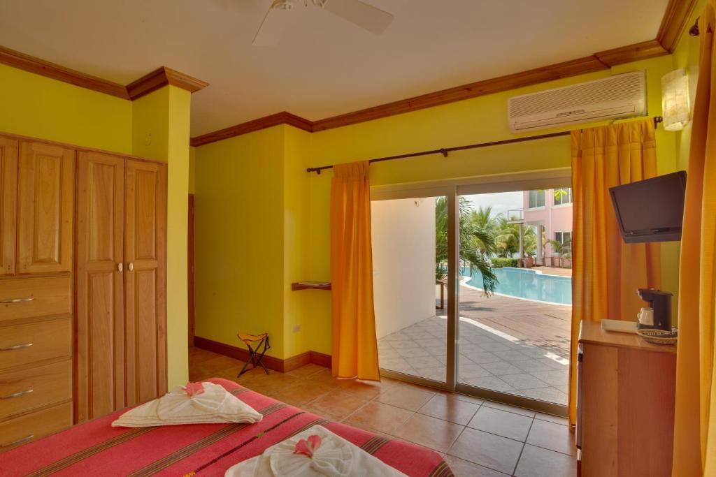 Laru Beya Resort Placencia Værelse billede